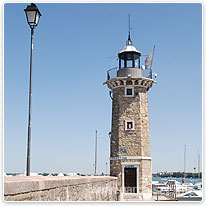 Der alte Leuchtturm von Desenzano Desenzano, Gardasee